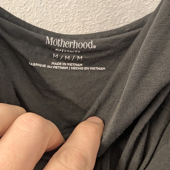 Elegant Black Evening Gown - Picture 6 of 7